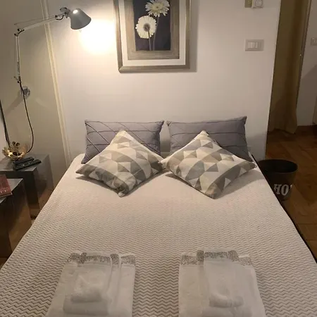 San Giusto Apartment *